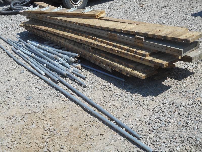 lot 6 image: Lot Of Assorted Length Galvanized F...