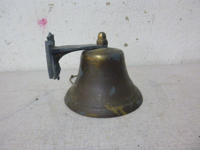 lot 52 image: Brass Bell