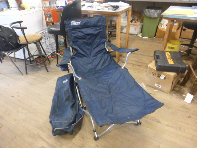 lot 55 image: Coleman Folding Lounge Chair