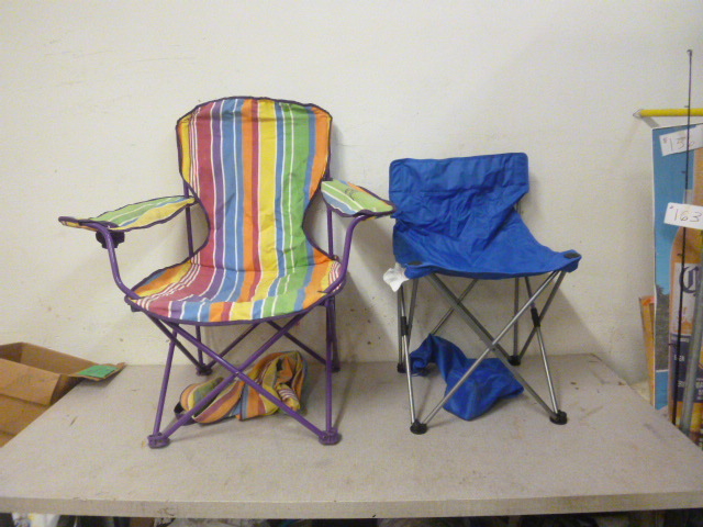 lot 63 image: 2 Folding Chairs