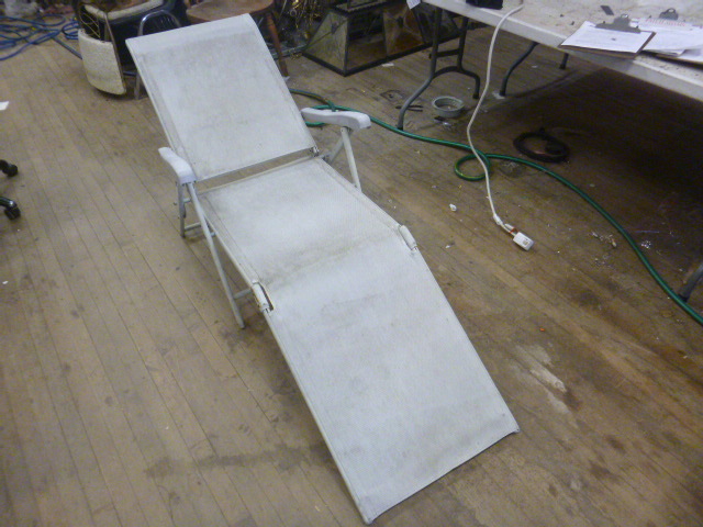 lot 73 image: Patio Lounge Chair