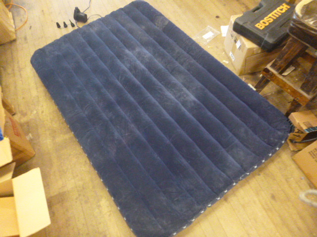 lot 77 image: Air Bed