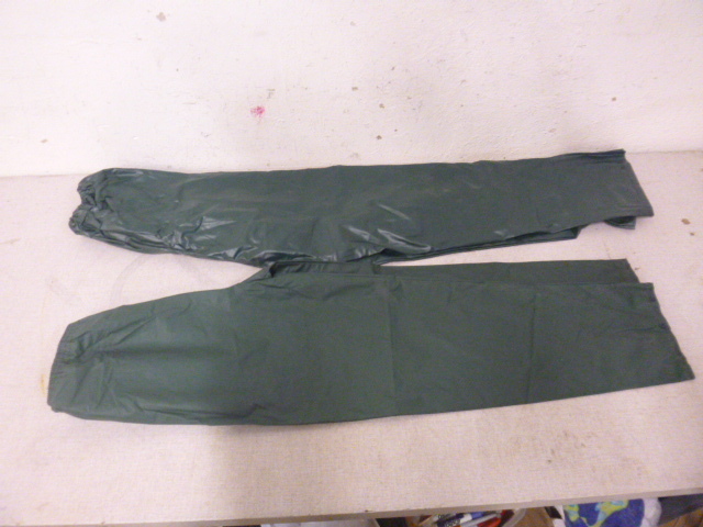 lot 92 image: 2 Rain Pants