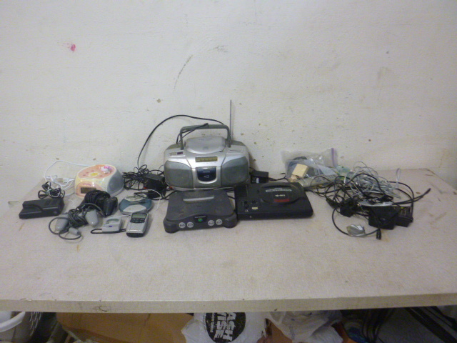 lot 120 image: Miscellaneous Electronic Games