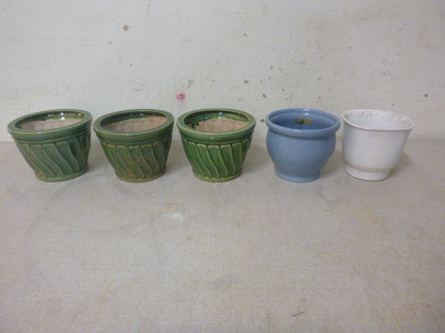 lot 122 image: 5 Planters