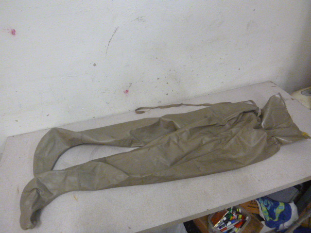 lot 130 image: Active Sportswear Fishing Waders