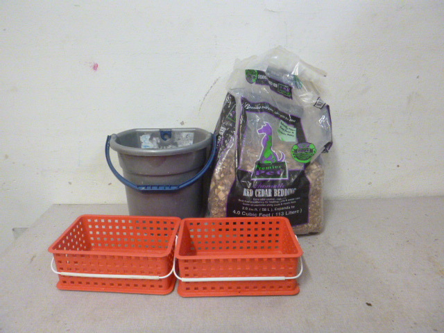 lot 133 image: Lawn and Garden Items