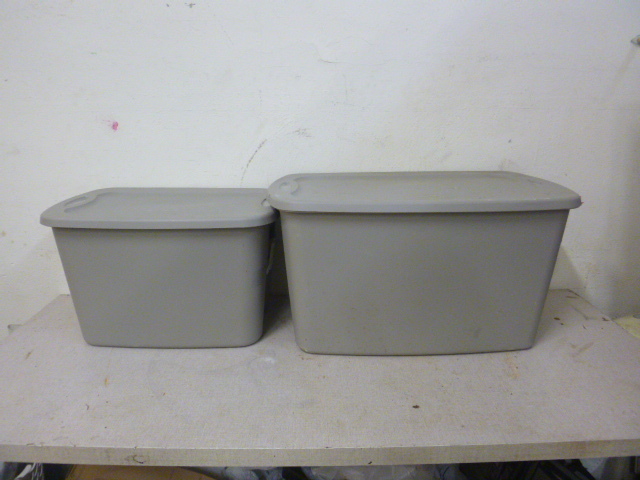 lot 134 image: 2 Totes with Lids