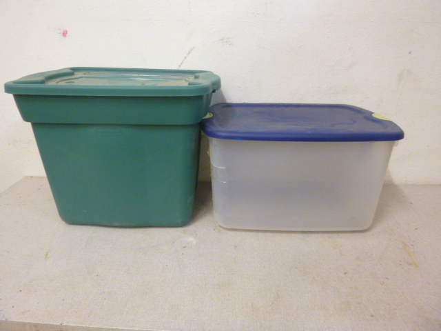 lot 135 image: 2 Totes with Lids