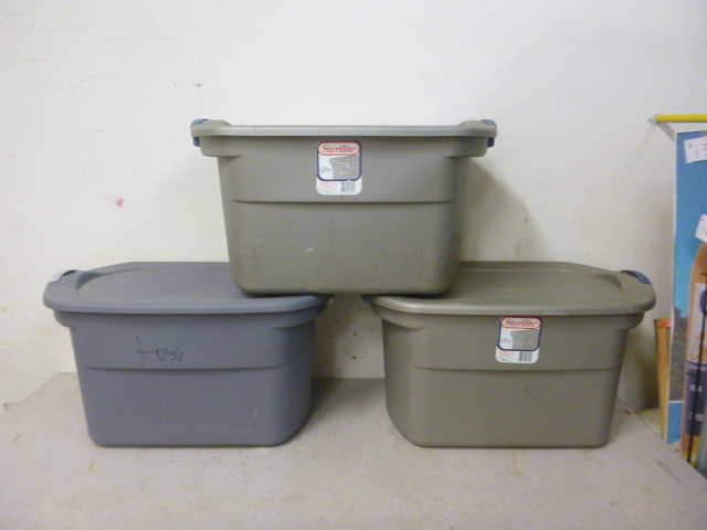 lot 136 image: 3 Totes with Lids