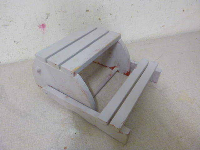 lot 137 image: Small Step Stool