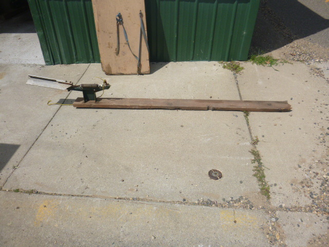 lot 140 image: Clay Target Thrower