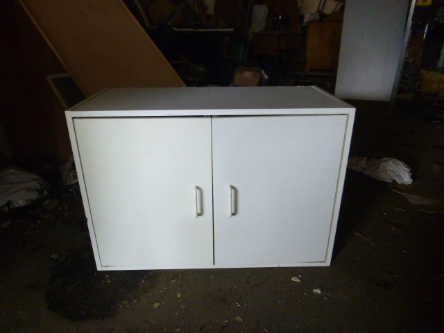 lot 152 image: White TV Stand