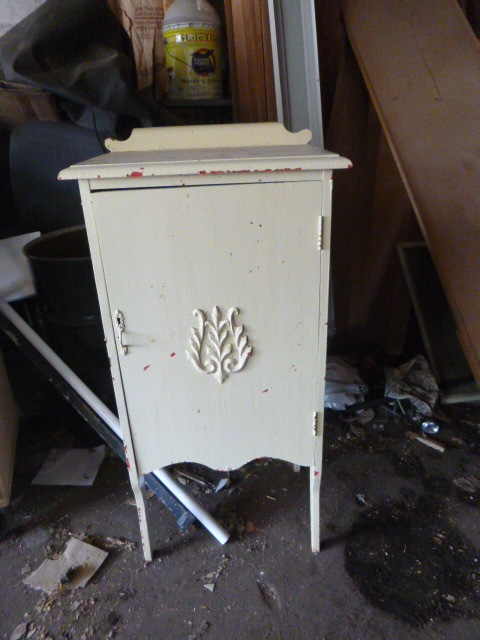 lot 153 image: Vintage Cabinet