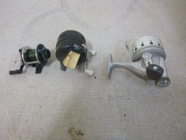 lot 165 image: 3 Fishing Reels