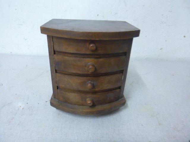 lot 184 image: Wooden 4 Drawer Jewelry Box