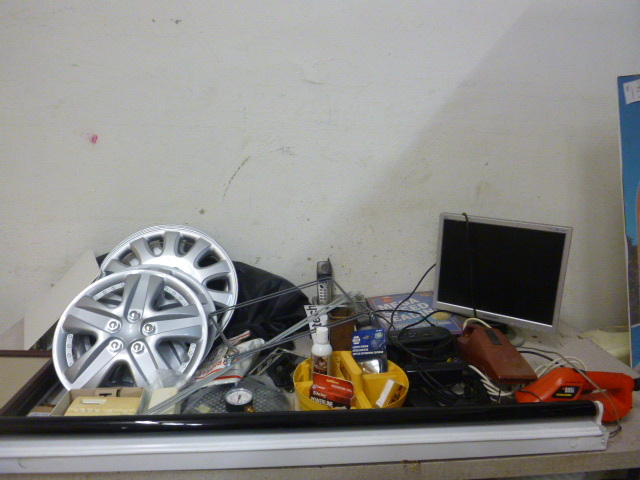 lot 195 image: Miscellaneous Items
