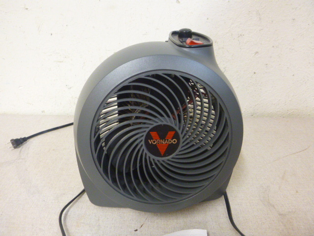 lot 218 image: Vornado Electric Heater Intellitemp