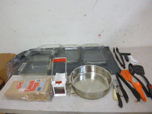 lot 268 image: Miscellaneous Kitchen Items