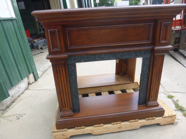 lot 276 image: Fireplace Mantel
