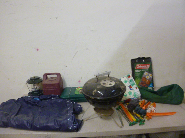 lot 289 image: Miscellaneous Camping Items