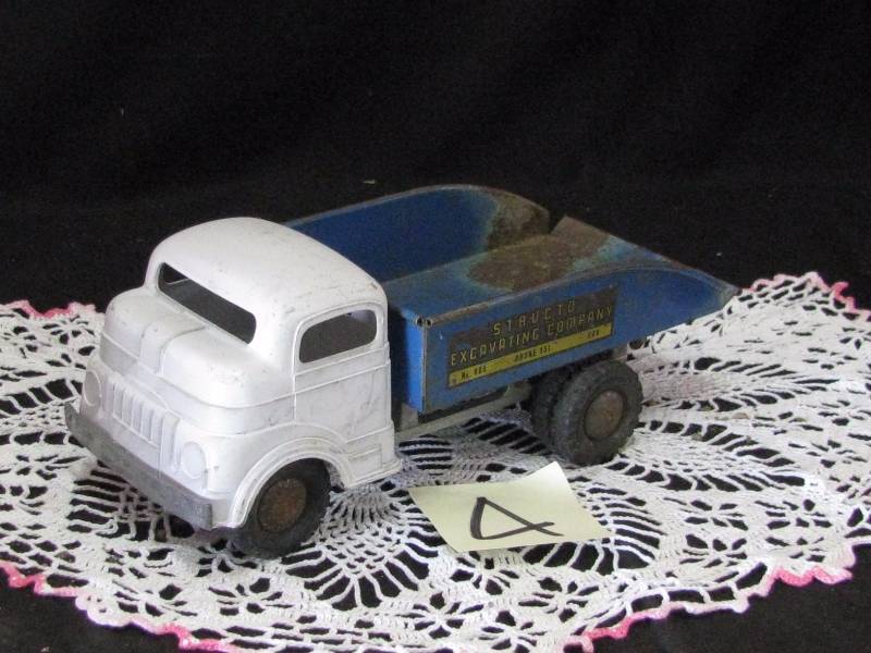 Structo Toy  Excavating Co, Truck