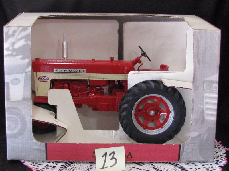 Case International 18 Scale Toy Tractor