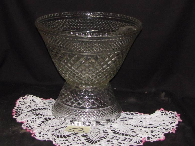 Vintage Wexford punch bowl wbase & ladle