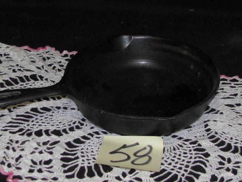 Cast Iron #5 Skillet
