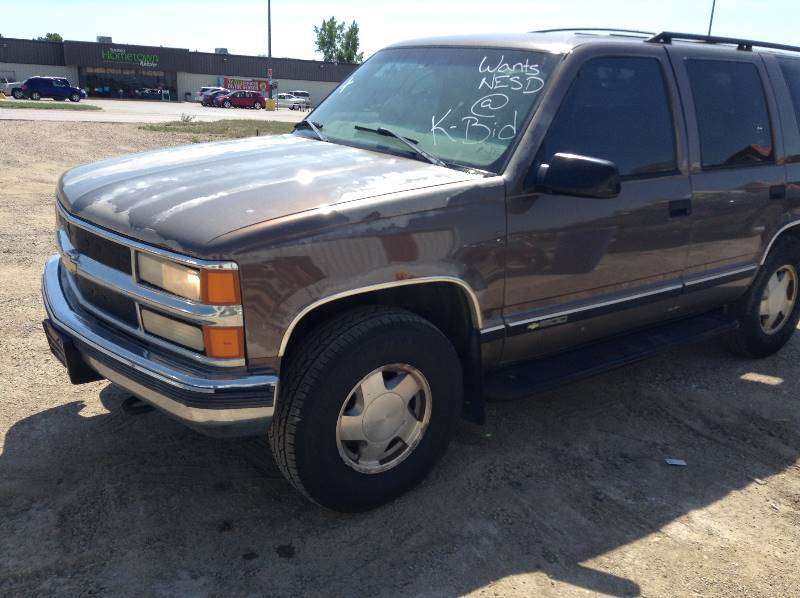 lot 3 image: 1997 Chevy Tahoe