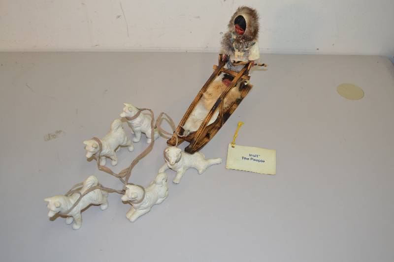 Figurines