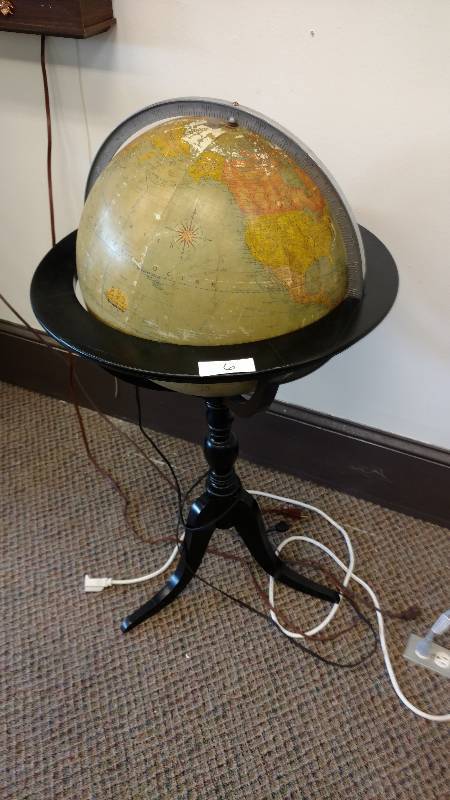 lot 6 image: Antique Lighted Globe