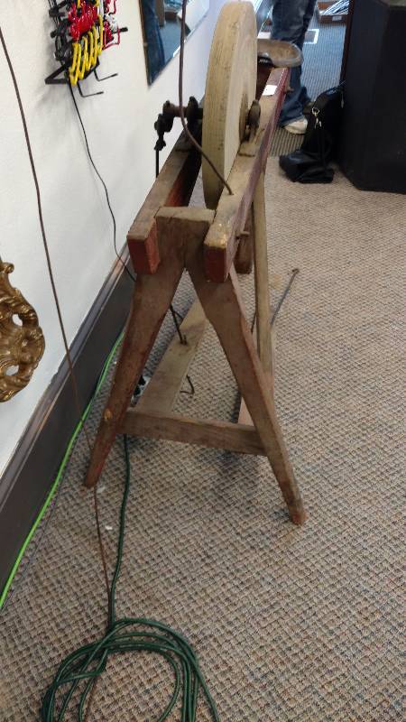 lot 9 image: Antique Foot Pedal Grinding Wheel