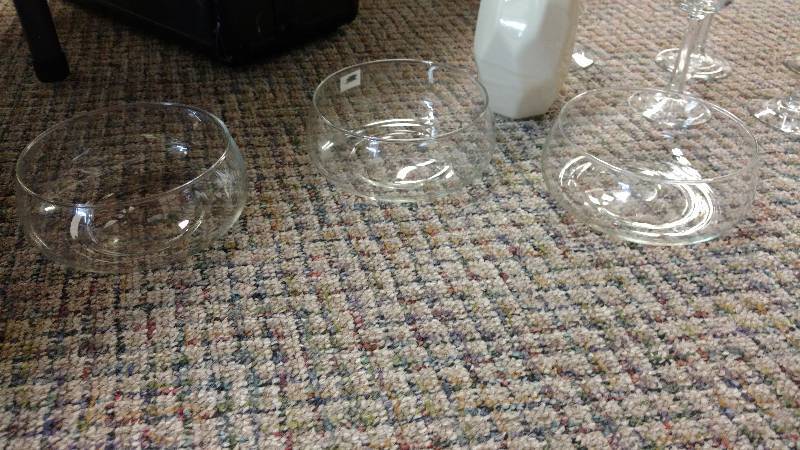 lot 38 image: Clear Glassware