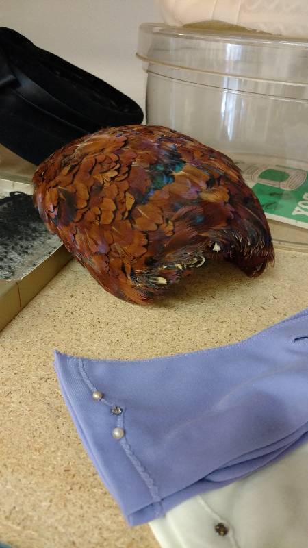 lot 44 image: Vintage Womens Hats and Gloves