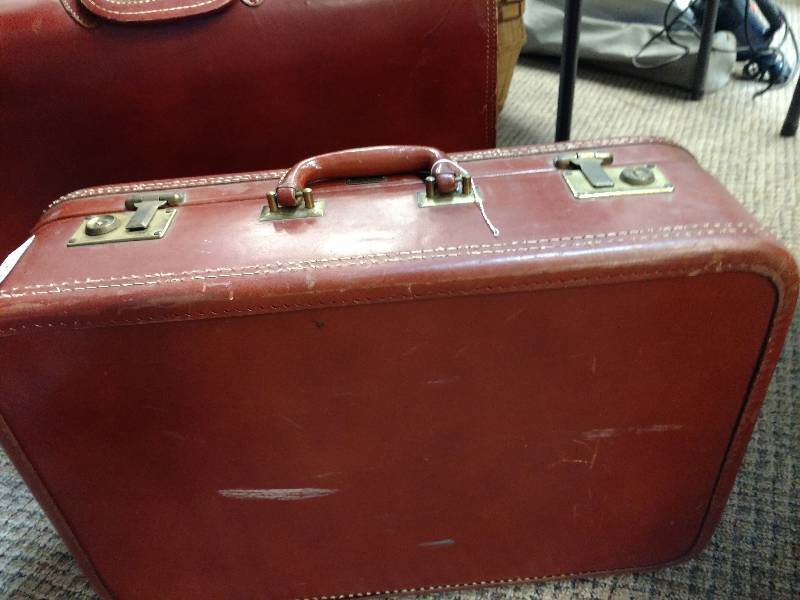 lot 83 image: Vintage Luggage