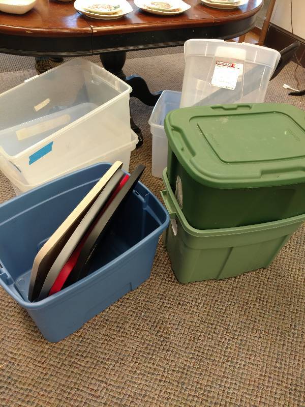 lot 99 image: Plastic Totes