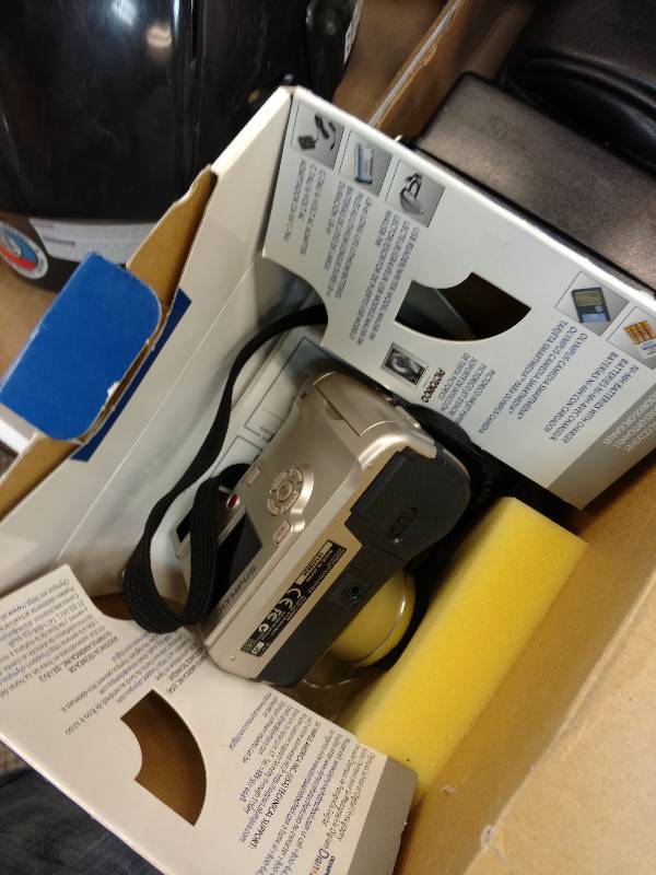 lot 103 image: Vintage Camera Lot