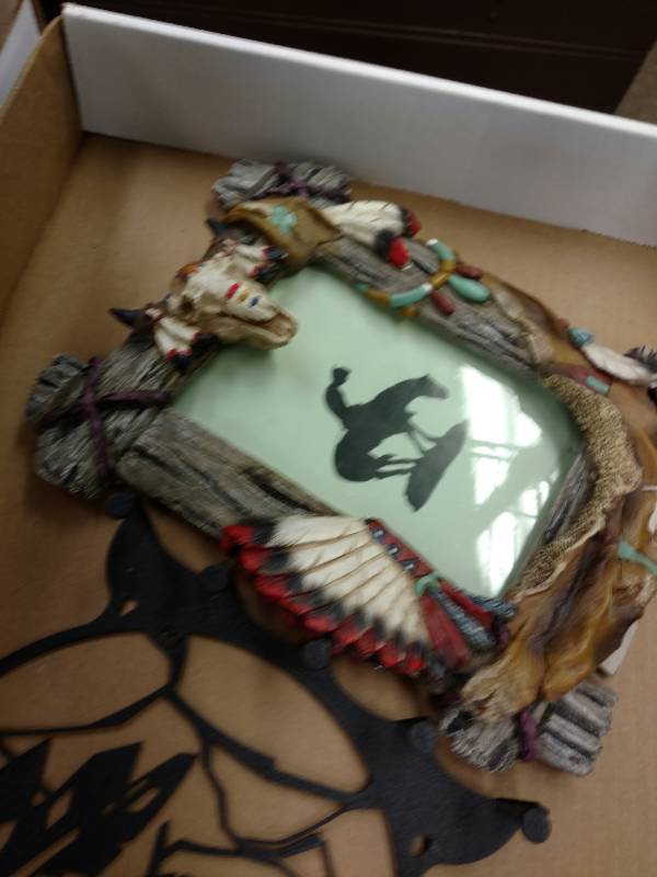 lot 120 image: Native Home Decor Lot