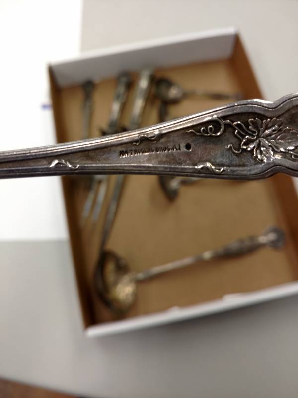 lot 156 image: Vintage Silverware