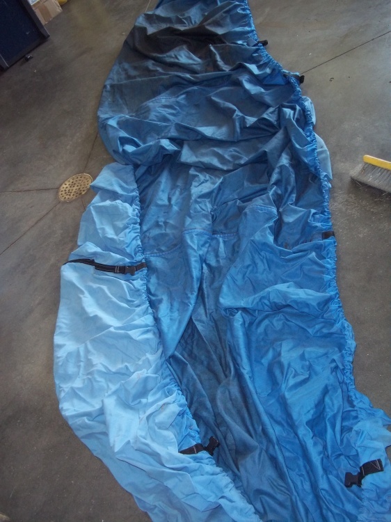 lot 8 image: 10 Boat Cover