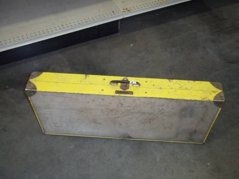 lot 15 image: Folding Picnic Table