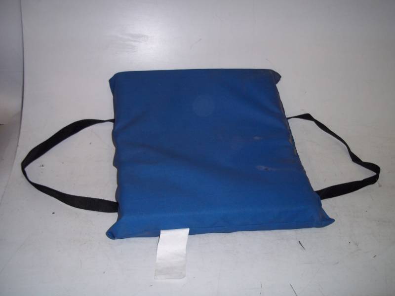 lot 47 image: Boat Cushion Blue