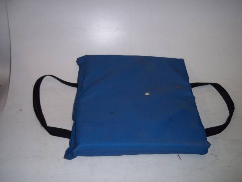 lot 48 image: Boat Cushion Blue