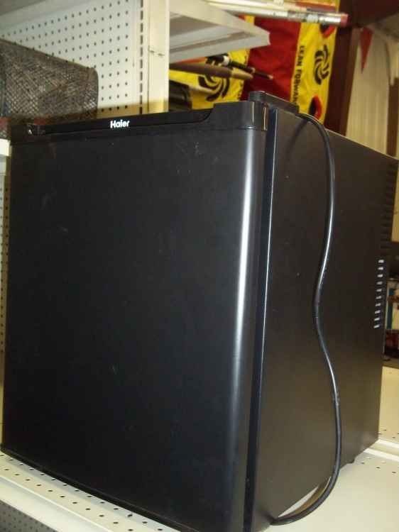 lot 53 image: Dorm Fridge