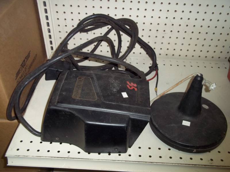 lot 58 image: Deck Hand Boat Anchor motor with anchor 12v
