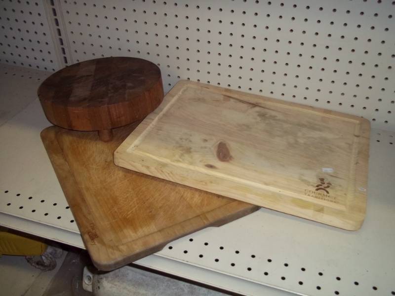 lot 81 image: 3 cutting boards