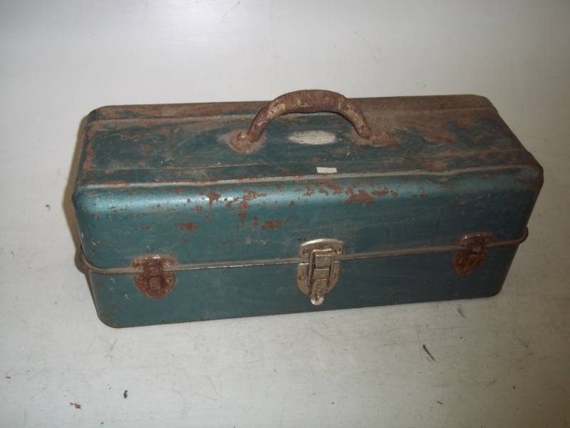 lot 83 image: Vintage tackle box