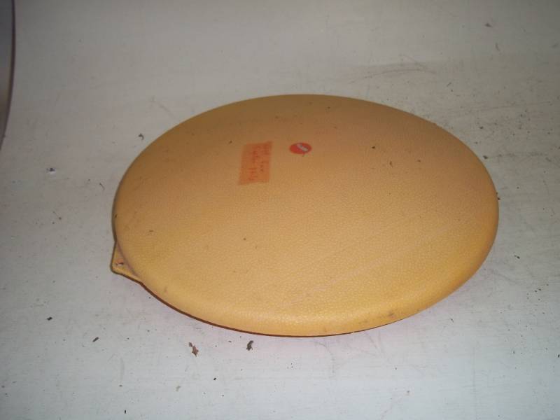 lot 84 image: 5 Gallon Pail seat