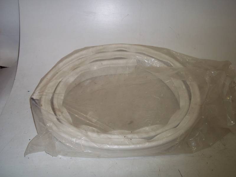 lot 92 image: New Dock Bumper